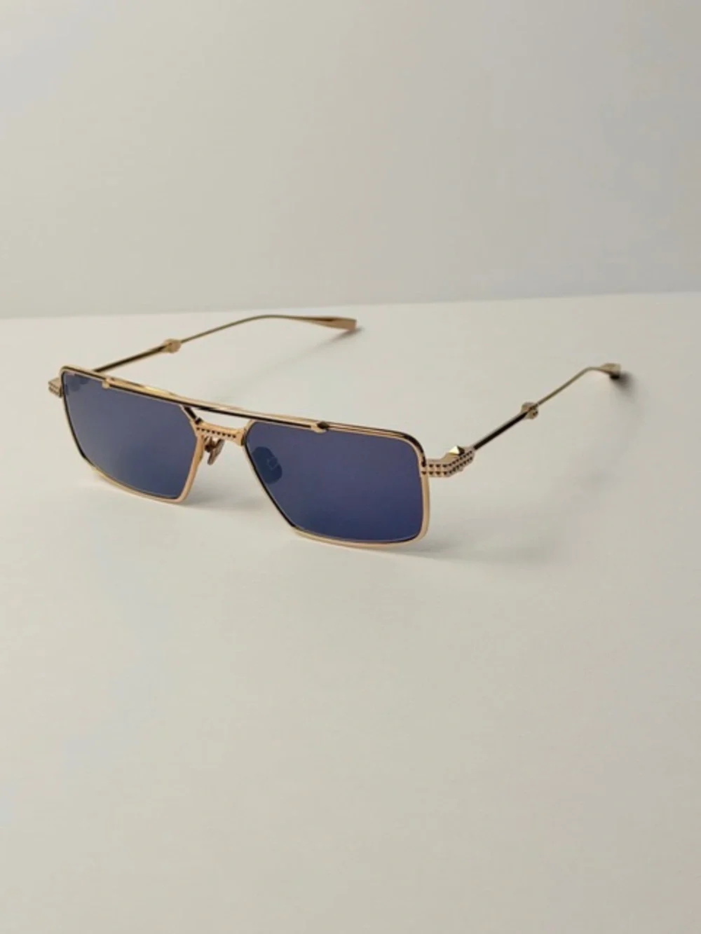 Valentino V-SEI VLS-111A-58 Gold Titanium Sunglasses New Authenticity